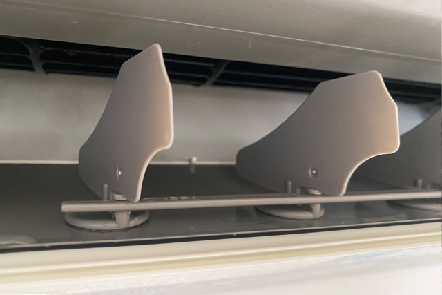 カビだらけの内部もエアコンクリーニングでスッキリ解決！！