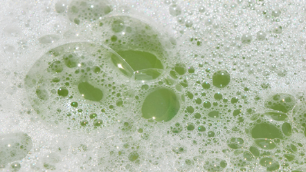 配管内を高圧で洗浄するタイプでは無いので、給湯器等を壊してしまう心配もありません。